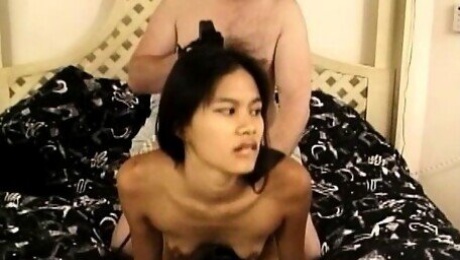 Young Asian Girl Deep Sucking Ed Power Dick