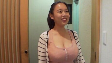 Asian beauty loads her fine cunt with a proper cock