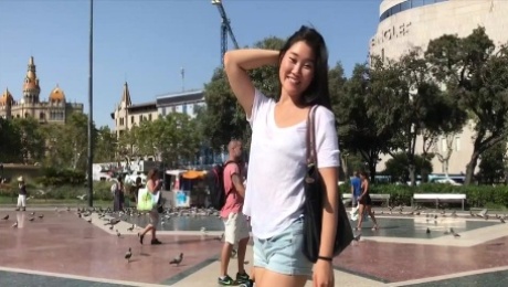 Hot amateur Asian girl Fang gets her and fucked by horny tourist