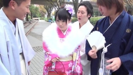Japanese gangvideo featuring geisha Tsuna Kimura