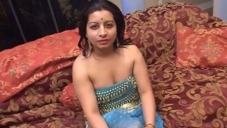 Chubby indian housewife Adata enjoyed her first double dicking very much