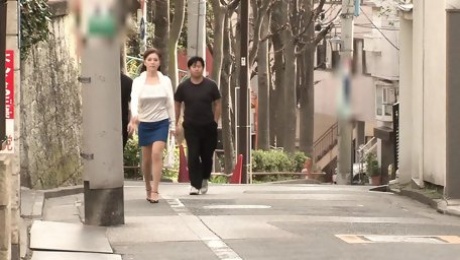 Japanese millionaire woman is arrested and fucks with all the witnesses and her cuckolded husband is watching
