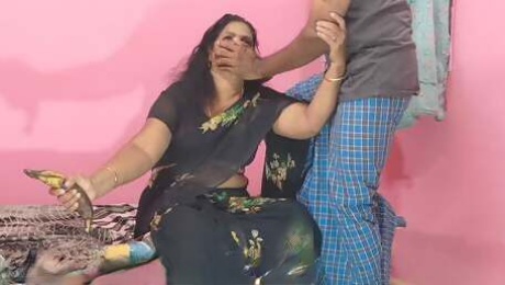 Stepson with beautiful Indian stepmom I had sex with her for a long time