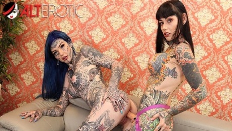 Tattooed babes Amber Luke & Tiger Lilly play with toys