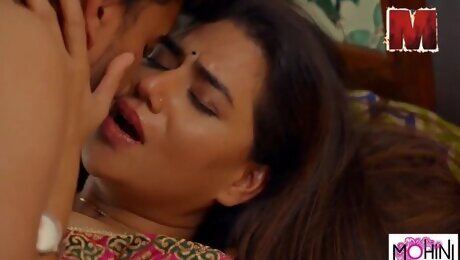 Perverted Indian MILF breathtaking erotic video