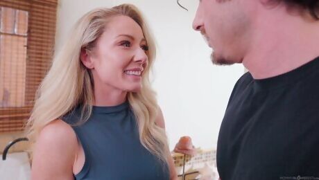 Sadie's big tits video